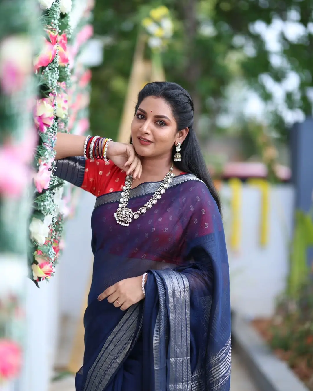 ETV ACTRESS PALLAVI RAMISETTY IN BLUE SAREE RED BLOUSE 4